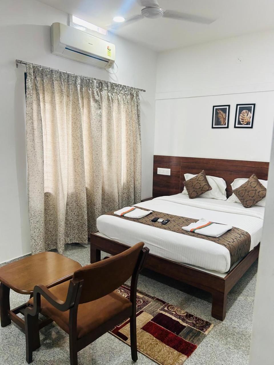 Hotel Queens Comfort Mysore Exterior foto
