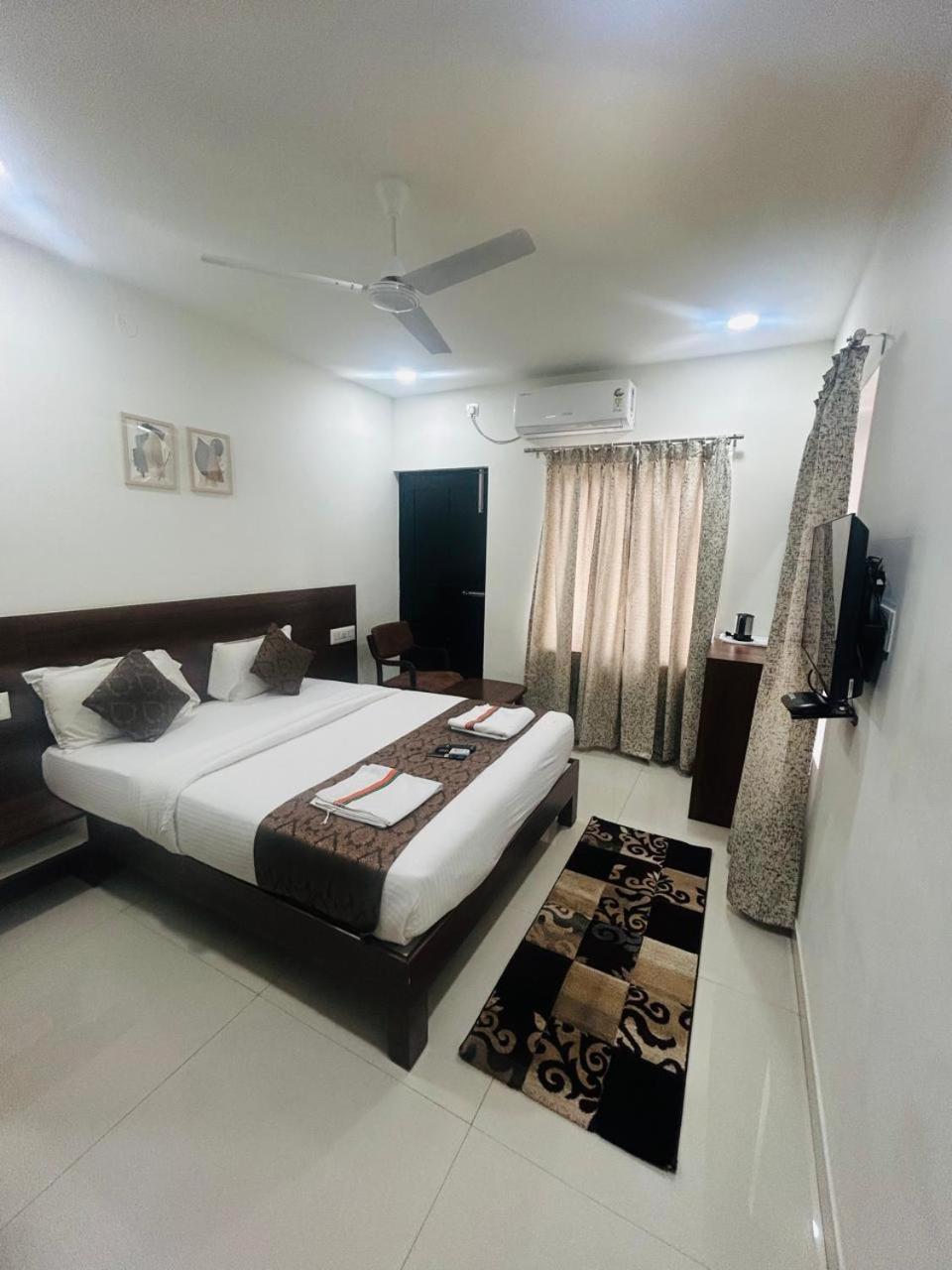 Hotel Queens Comfort Mysore Exterior foto